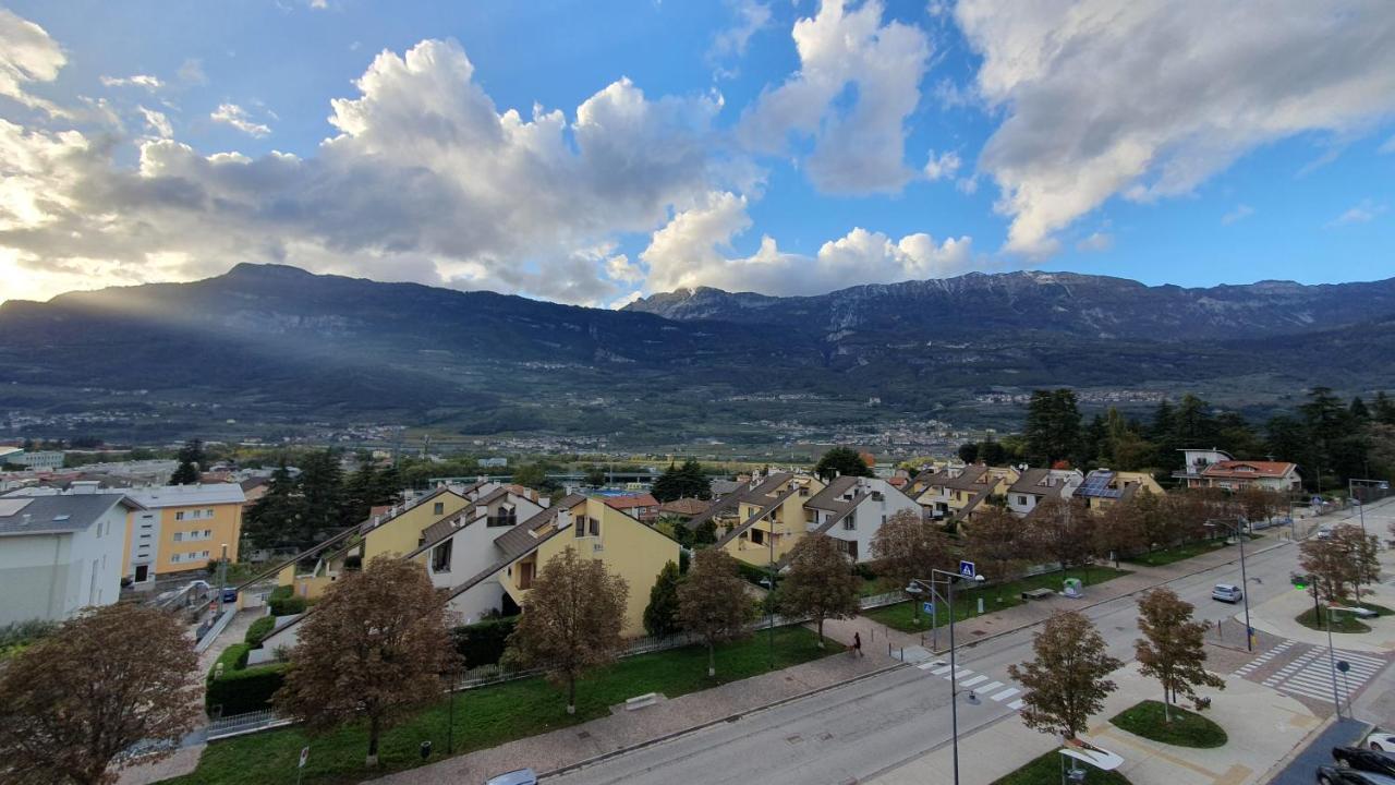 Vista Mozzafiato Sulle Alpi Apartment Rovereto  Luaran gambar